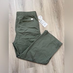 VUORI Women’s Ripstop Wideleg Pants (Army Color)